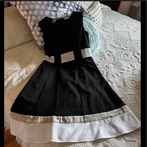 Designer Calvin Klein Color Block A-Line Midi Dress - Picture 10 of 10